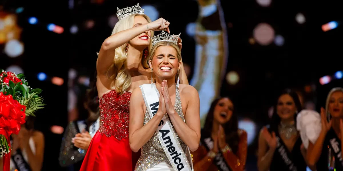 Abbie Stockard gets crowned Miss America.