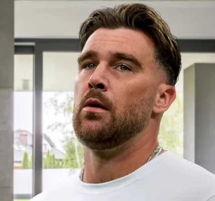 travis kelce looking particularly hungry